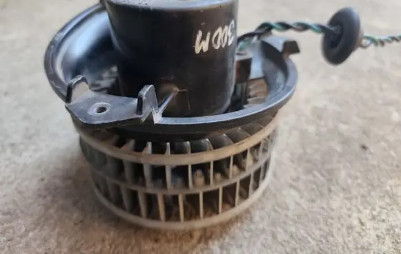 Chrysler 300M Heater fan/blower
