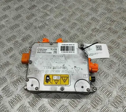 Peugeot 3008 III Voltage converter inverter 9851960380