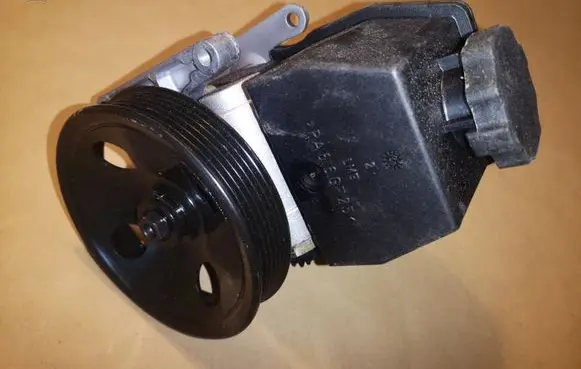 Mercedes-Benz Vito Viano W638 Water pump A0024662501