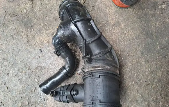 Opel Zafira A Mass air flow meter 24437502 0281002478