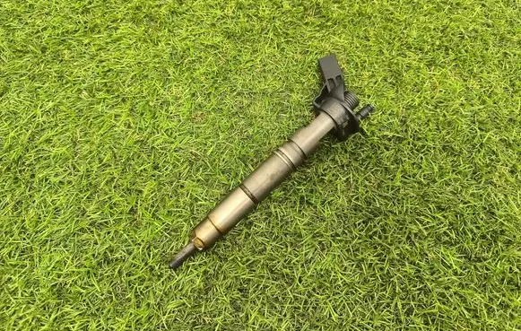 Fuel injector