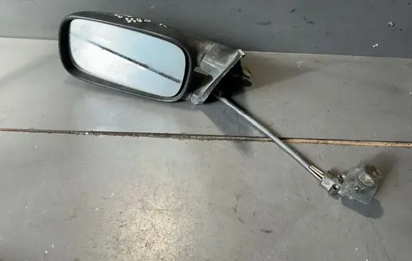 Volkswagen PASSAT B3 Front door electric wing mirror E10217272