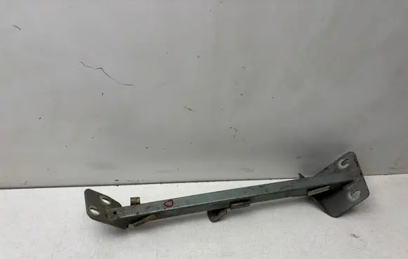Audi A8 S8 D3 4E Fender mounting bracket 4E0805464E