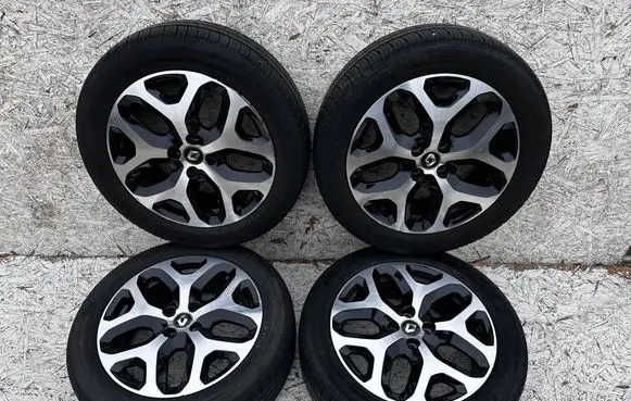 Renault Captur R17 alloy rim 