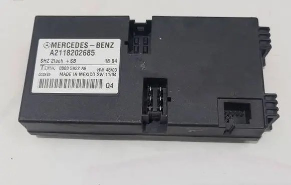 Mercedes-Benz E W211 Seat control module A2118202685 00005822A8