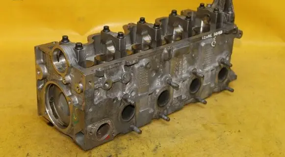 Opel Zafira B Engine head 55207460