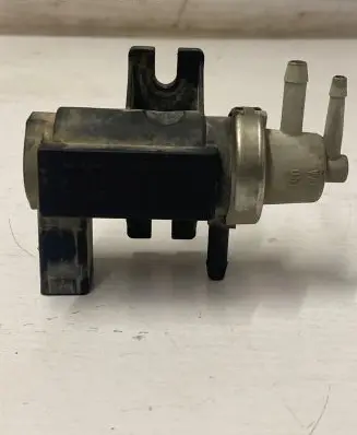 Volkswagen Golf IV Turbo solenoid valve 1J0906627A 72290325