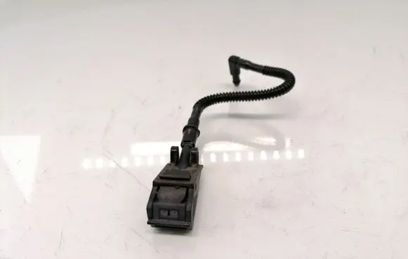 Volkswagen PASSAT B5 Windshield washer spray nozzle 8E0955985