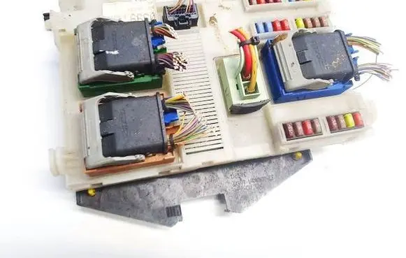 Ford Mondeo MK IV Fuse box set bg9t14a073ek bg9t-14a073-ek