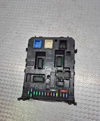 Citroen Berlingo Fuse module 281197595