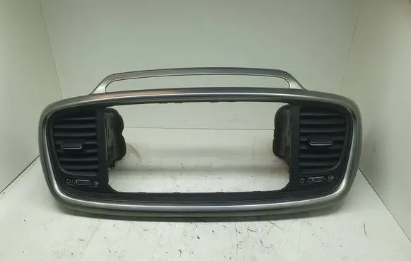 KIA Sorento Dash center air vent grill 150421 150421000 84740C5100