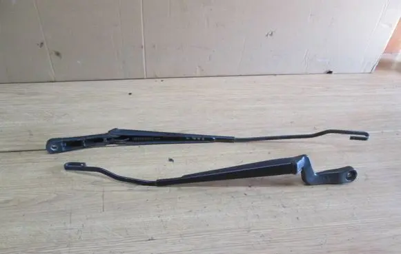 Skoda Fabia Mk1 (6Y) Front wiper blade arm 6Y1955409 6Y1955410