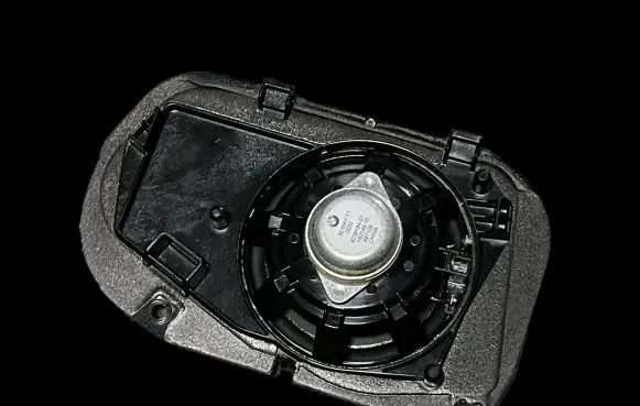BMW 5 F10 F11 Parcel shelf speaker 9239184 497108 30MAY11