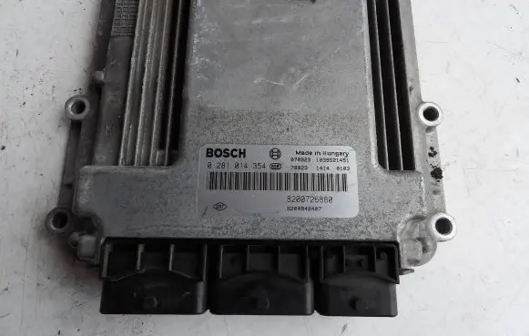 Renault Laguna III Engine control unit/module 8200848407 8200726880 0281014354