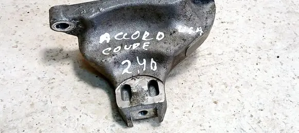Honda Accord Engine mounting bracket 30SDA