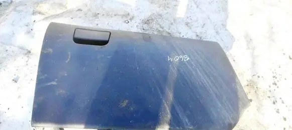 Mazda 3 II Glove box