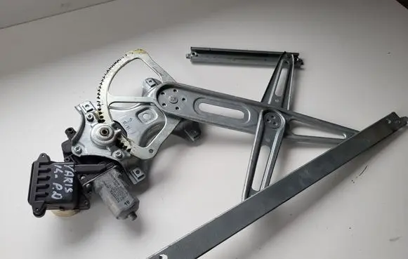 Toyota Yaris Front door window regulator motor