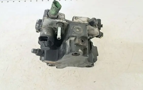 Volvo S60 Fuel injection high pressure pump 0445010111 8692521