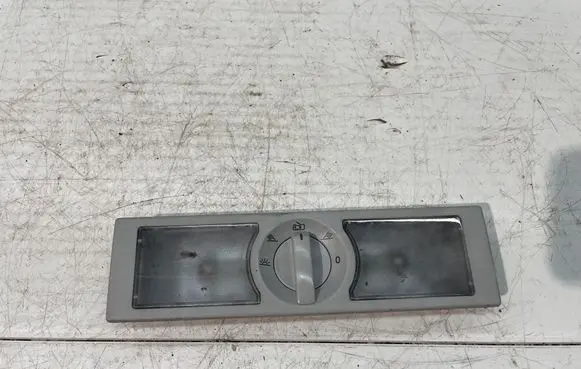 Volkswagen Tiguan Rear seat light 0886400