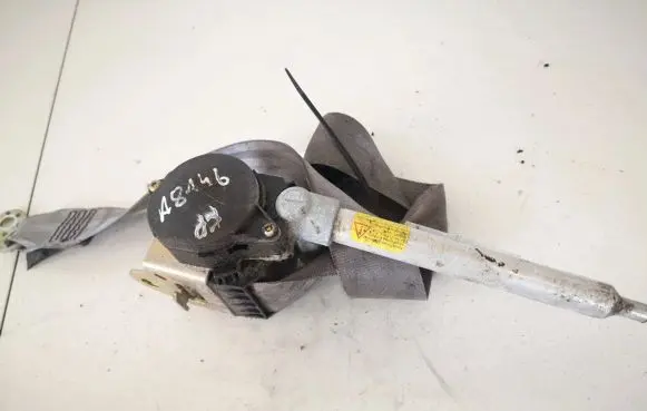 Audi A4 S4 B5 8D Front seatbelt 8d0857705a