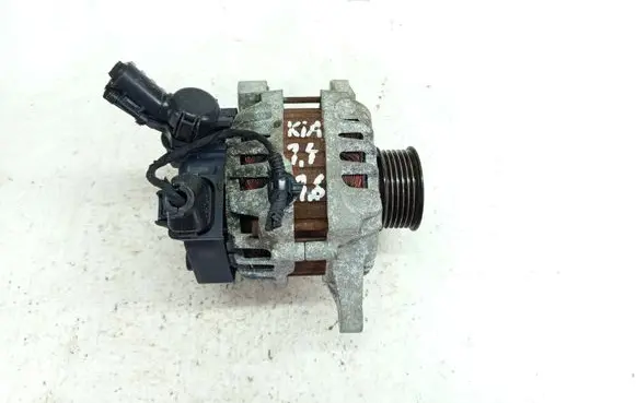 KIA Ceed Generator/alternator 373002B101 2655447 135V90A