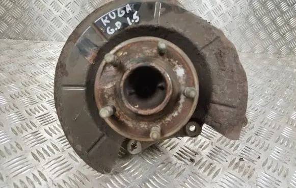 Rear wheel hub