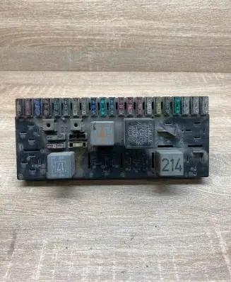 Audi 80 90 B3 Fuse module 443941822A 2284