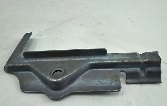 Battery bracket