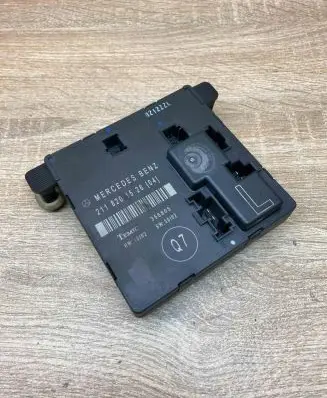 Mercedes-Benz E W211 Door control unit/module 2118201526 356805