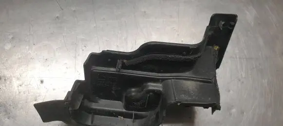 Toyota Auris E180 Other engine bay part 5382602041