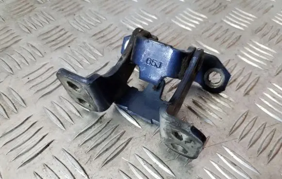 Suzuki Grand Vitara II Loading door upper hinge 