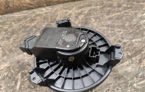 Ford Fusion II Heater fan/blower AY2727006220