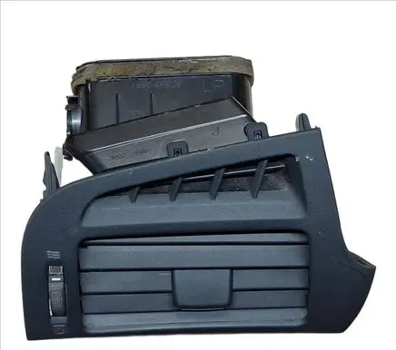 Toyota Verso Dashboard side air vent grill/cover trim 556600F020