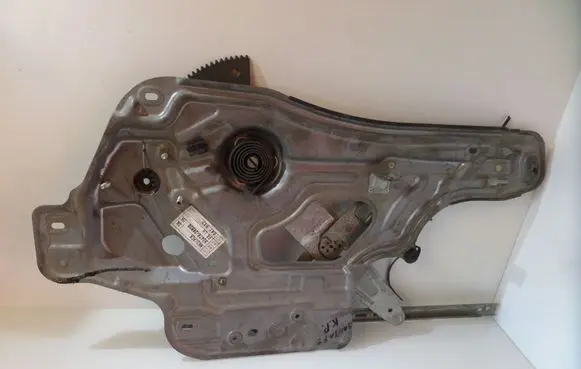 Hyundai Santa Fe Front window lifting mechanism without motor 8247026020