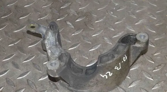 Porsche Cayenne (9PA) Generator/alternator bracket 
