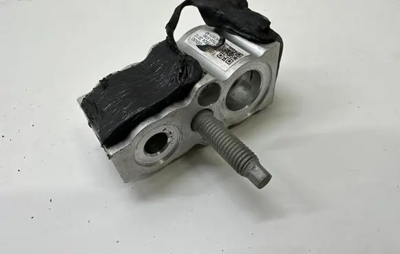 Ford Focus Air conditioning (A/C) expansion valve JX6A19C621AB
