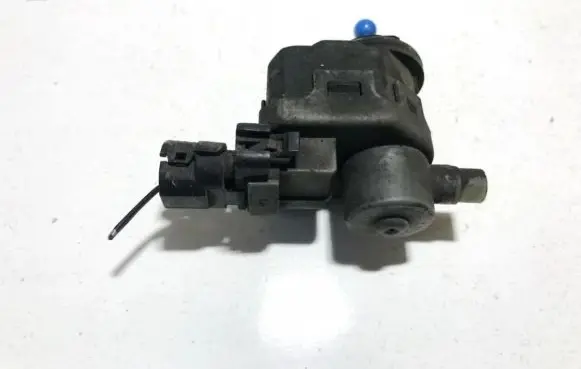 Headlight level adjustment motor