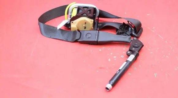 Opel Mokka Front seatbelt 954030521