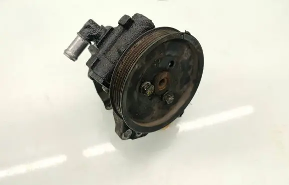 Land Rover Freelander Power steering pump 