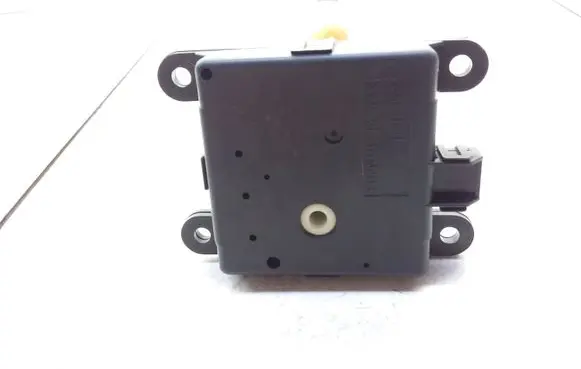 Nissan Primera Intake manifold valve actuator/motor 3T05030820 021107