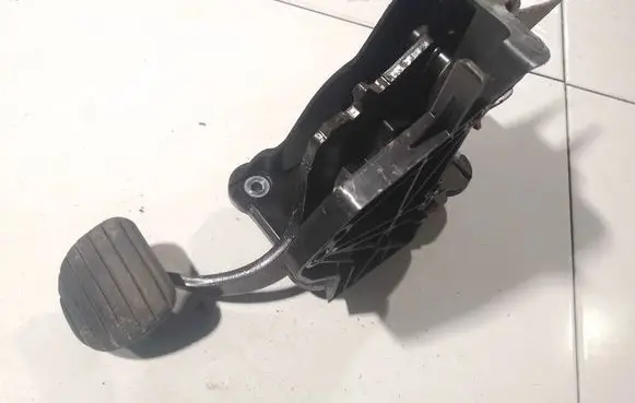 Renault Laguna III Brake pedal 