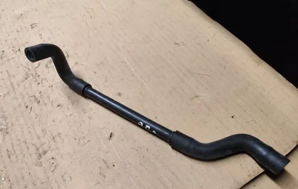 Jeep Grand Cherokee Engine coolant pipe/hose