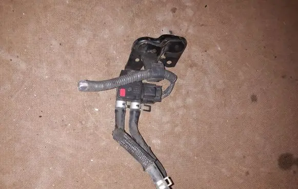 Toyota Avensis T270 Exhaust gas pressure sensor 8948120030