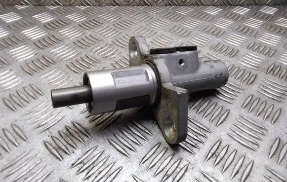 Skoda Superb B5 (3U) Master brake cylinder