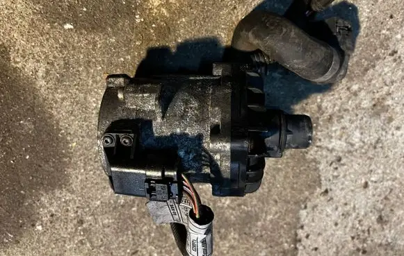 BMW 6 F12 F13 Electric auxiliary coolant/water pump 7566335