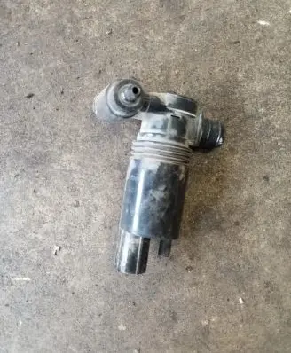 Volvo XC60 Windscreen/windshield washer pump 28920JA00A