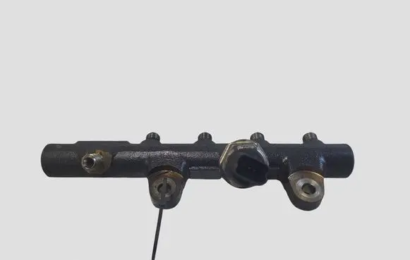 Nissan Qashqai Fuel main line pipe 175213876R 141120881 8201225030