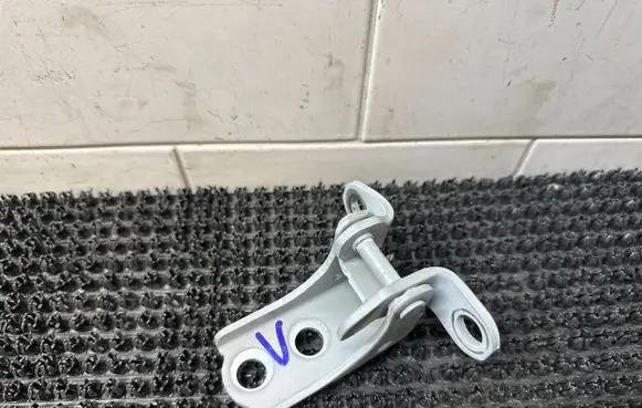 Front door upper hinge