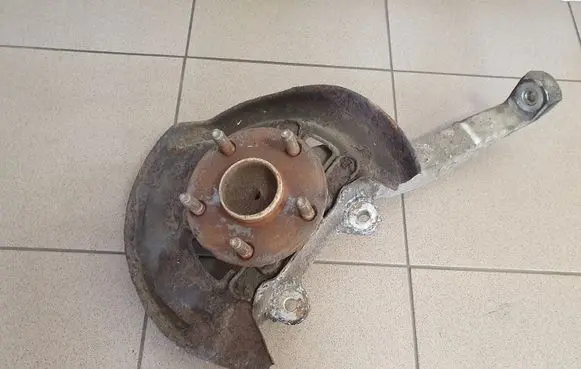 Lexus IS 220D-250-350 Front wheel hub