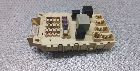 Toyota Yaris Fuse module